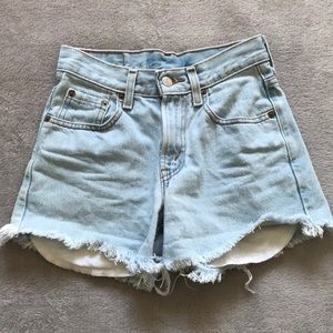 Levi high rise 550 shorts